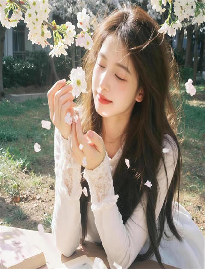 年度最佳：《如幻如戏乌镇——乌镇戏剧节》转折的戏剧性设计与情节推进——技术创新的详细解析